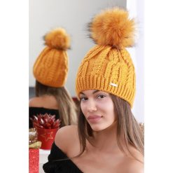 Czapka ROSENA MUSTARD. Żółte czapki damskie na zimę. W wyprzedaży za 29,00 zł.
