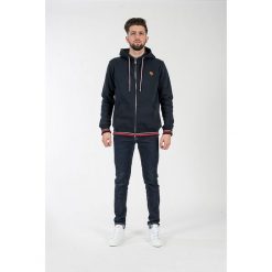 Bluza w kolorze granatowym. Niebieskie bluzy męskie American College, xs, z aplikacjami, z kapturem, bez rękawów, bez kaptura. W wyprzedaży za 132,95 zł.