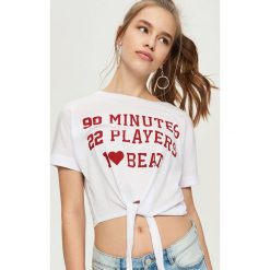 T-shirty damskie: T-shirt z wiązaniem w talii – Biały