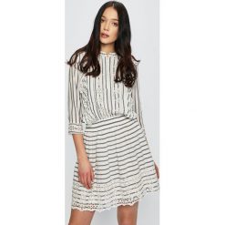Scotch & Soda - Sukienka. Białe sukienki damskie Scotch & Soda, na co dzień, s, z haftami, z bawełny, casualowe, bez kołnierzyka, bez rękawów, mini, rozkloszowane. W wyprzedaży za 499,90 zł.