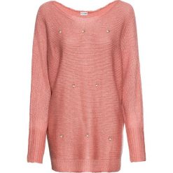 Sweter z aplikacją z perełek bonprix pastelowy jasnoróżowy. Różowe swetry damskie bonprix, z aplikacjami. Za 44,99 zł.