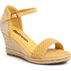Espadryle REFRESH - 69485 Yellow. Żółte espadryle damskie Refresh, bez wzorów, ze skóry ekologicznej, bez obcasa, na obcasie. Za 169,00 zł.