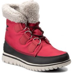 Śniegowce SOREL - Cozy Carnival NL2297 Candy Apple/Black 645. Czerwone buty zimowe damskie marki Sorel, z gumy. W wyprzedaży za 319,00 zł.