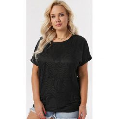 Czarna Bluzka Adrialin. Czarne bluzki damskie Born2be, xl, bez wzorów, bez kołnierzyka, bez rękawów. W wyprzedaży za 39,99 zł.