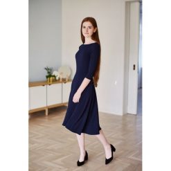 Sukienka Galatea granatowa 32 niebieski. Niebieskie sukienki damskie Marie Zélie, w paski, z bawełny, klasyczne, z klasycznym kołnierzykiem, bez rękawów. W wyprzedaży za 277,90 zł.