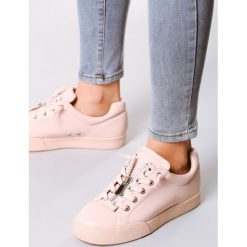 Różowe Buty Sportowe Lunas. Różowe buty sportowe damskie Multu, bez wzorów, sportowe. Za 49,99 zł.