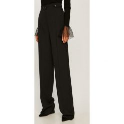 Sportmax Code - Spodnie. Czarne spodnie damskie Sportmax Code, w paski, z elastanu, z podwyższonym stanem. Za 1039,00 zł.