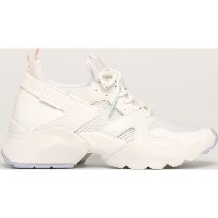 Tamaris - Buty. Białe sneakersy damskie Tamaris, ze skóry. Za 329,90 zł.
