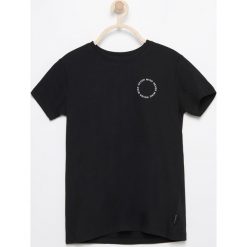 Odzież chłopięca: T-shirt z nadrukiem na plecach – Czarny