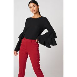Bluzki damskie: NA-KD Boho Bluzka z trójwarstwową falbanką – Black