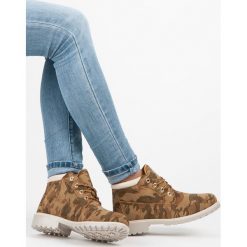FABIENNE niskie traperki za kostkę. Szare botki damskie marki Ideal Shoes, za kostkę, na niskim obcasie, bez zapięcia. Za 89,90 zł.