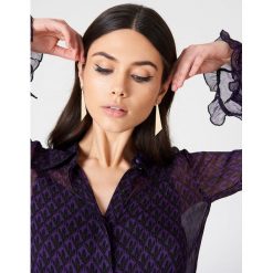 Kolczyki damskie: NA-KD Accessories Małe wiszące geometryczne kolczyki – Gold