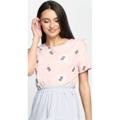Bluzki damskie: Różowy T-shirt Into My Life