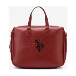 U.S. Polo Assn Folsom Torba Czerwony. Czerwone torebki klasyczne damskie U.S. Polo Assn., w paski, z materiału, bez dodatków. Za 447,95 zł.