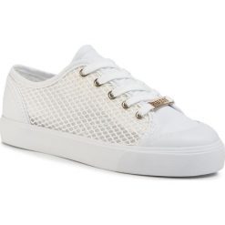 Trampki GUESS - Gitney FL6GI4 FAB12 WHITE. Białe półbuty damskie Guess, z aplikacjami, z gumy, bez zapięcia. W wyprzedaży za 319,00 zł.