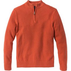 Sweter ze stójką z zamkiem bonprix ciemnopomarańczowy. Pomarańczowe swetry męskie marki bonprix, xxl, bez wzorów, z dzianiny, ze stójką, bez kaptura. Za 34,99 zł.