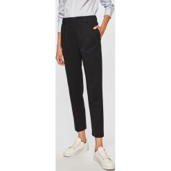 Tommy Hilfiger - Spodnie. Czarne spodnie damskie TOMMY HILFIGER, bez wzorów, z poliesteru, casualowe. Za 429,90 zł.