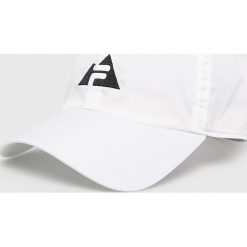 Fila - Czapka. Białe czapki męskie Fila, bez wzorów, z tkaniny. W wyprzedaży za 59,90 zł.