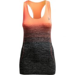 Top treningowy damski TSDF603 - szary melanż - Outhorn. Szare koszulki damskie termoaktywne Outhorn, xl, bez wzorów, z poliesteru, bez kołnierzyka, bez rękawów. Za 44,99 zł.