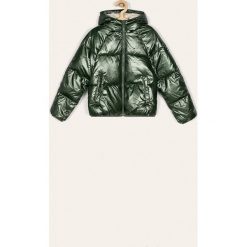 Tommy Hilfiger - Kurtka dziecięca 140-176 cm. Zielone kurtki dziewczęce TOMMY HILFIGER, bez wzorów, z poliesteru, krótkie, z kapturem. W wyprzedaży za 579,90 zł.