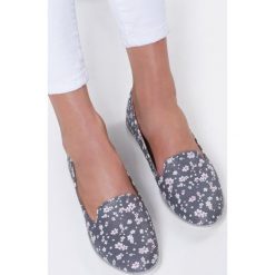 Szare Lordsy Just Like You Baby. Szare baleriny damskie Renee, bez wzorów, ze skóry, bez obcasa, na płaskiej podeszwie. Za 39,99 zł.
