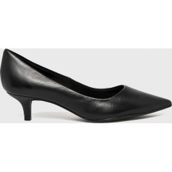 Answear - Czółenka Heritage. Czarne buty ślubne damskie marki ANSWEAR, ze skóry, na szpilce. W wyprzedaży za 149,90 zł.