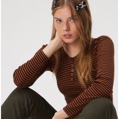Bawełniana bluzka basic - Brązowy. Pomarańczowe bluzki damskie Sinsay, s, bez wzorów, z bawełny, bez kołnierzyka, bez rękawów. Za 24,99 zł.