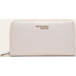 Trussardi Jeans - Portfel. Żółte portfele damskie Trussardi Jeans, bez wzorów, z poliesteru. Za 339,90 zł.