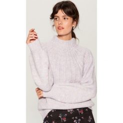 Sweter z domieszką wełny - Fioletowy. Fioletowe swetry klasyczne damskie Mohito, m, z wełny. Za 159,99 zł.