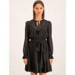 Sukienka koktajlowa MICHAEL Michael Kors Tassel Pleat MF98Z7L7YH. Czarne sukienki damskie MICHAEL Michael Kors, m, bez wzorów, z poliesteru, wizytowe, bez kołnierzyka, bez rękawów. W wyprzedaży za 509,00 zł.