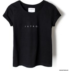 T-shirt czarny JUTRO. Czarne t-shirty damskie Pakamera, z napisami, klasyczne, z klasycznym kołnierzykiem. Za 89,00 zł.