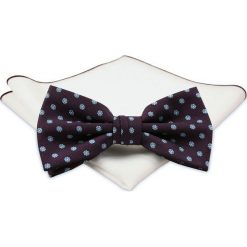 Ciemna Fioletowa Mucha z Białą Poszetką -CHATTIER- Męska, w Niebieskie Kwiaty MUCH0463. Niebieskie muszki męskie Chattier, na imprezę, w paski, eleganckie. Za 44,00 zł.