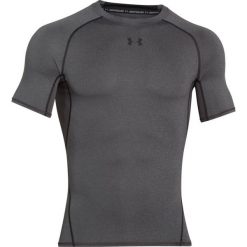 UA HG Armour SS 1257468-090. Szare t-shirty męskie Under Armour, xl, bez wzorów, z poliesteru, bez kołnierzyka. W wyprzedaży za 99,99 zł.