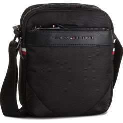 Saszetka TOMMY HILFIGER - Elevated Nylon Mini Reporter AM0AM05441 BDS. Czarne torby męskie skórzane TOMMY HILFIGER, bez wzorów, ze skóry ekologicznej, młodzieżowe. Za 359,00 zł.