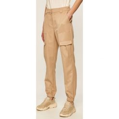 Vero Moda - Spodnie. Spodnie damskie Vero Moda, s, z haftami, z poliesteru. W wyprzedaży za 129,90 zł.