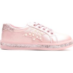 Różowe Buty Sportowe Uncouple. Czerwone buty sportowe dziewczęce marki Born2be, z materiału, z okrągłym noskiem, na zamek. Za 59,99 zł.