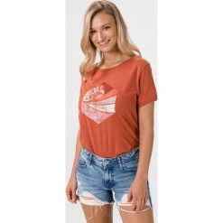O'Neill Katie Koszulka Czerwony. Czerwone koszulki damskie O'Neill, xs, z nadrukiem, z bawełny, bez kołnierzyka, z krótkim rękawem. Za 137,95 zł.