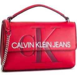 Torebka CALVIN KLEIN JEANS - Sculpted Monogram Ew Flap K60K60605523 649. Czerwone torebki klasyczne damskie Calvin Klein Jeans, bez wzorów, z jeansu, klasyczne, bez dodatków. W wyprzedaży za 399,00 zł.