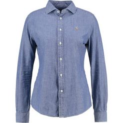 Polo Ralph Lauren KENDAL Koszula cobalt. Szare koszulki polo damskie marki U.S. Polo, s, z bawełny, casualowe, z klasycznym kołnierzykiem, z długim rękawem. Za 439,00 zł.