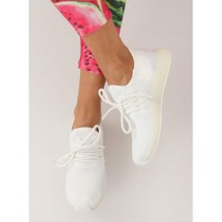 Buty sportowe białę SEDEN. Białe buty sportowe damskie FunKee.pl, bez wzorów, z tkaniny, sportowe, na fitness i siłownię. Za 82,99 zł.