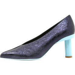 Czółenka: Tibi ZURI CRINKLE METALLIC Czółenka navy