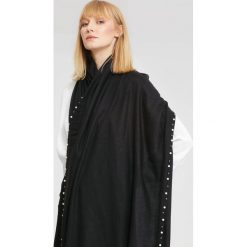 Czarny Szalik Breath Runs Cold. Czarne bez kategorii other, na zimę. Za 39,99 zł.