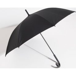 Parasol. Czarne parasole marki Simple. Za 59,90 zł.