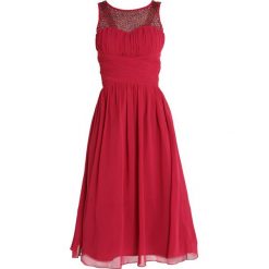 Little Mistress Sukienka koktajlowa berry. Czerwone sukienki damskie koktajlowe marki Little Mistress, z poliesteru. Za 359,00 zł.