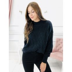 Sweter z bufiastymi rękawami czarny. Czarne swetry damskie z poliamidu. Za 135,66 zł.