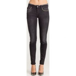 JEANSY DIVINE SLIM FIT BOTTOM UP LIU JO. Czarne jeansy damskie z podwyższonym stanem. Za 479,40 zł.