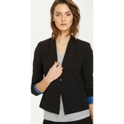 ŻAKIET DAMSKI. Czarne żakiety damskie Top Secret, bez wzorów. W wyprzedaży za 59,99 zł.