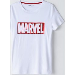 Koszulka Marvel - Biały. Białe koszulki damskie Cropp, s, z motywem z bajki, bez kołnierzyka, bez rękawów. Za 49,99 zł.