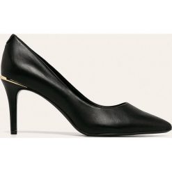 Dkny - Szpilki skórzane. Czarne szpilki DKNY, bez wzorów, ze skóry, bez obcasa, na obcasie, bez zapięcia. Za 469,90 zł.