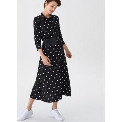 Wzorzysta sukienka maxi - Czarny. Czarne sukienki damskie House, s, bez wzorów, bez kołnierzyka, bez rękawów, maxi. Za 129,99 zł.